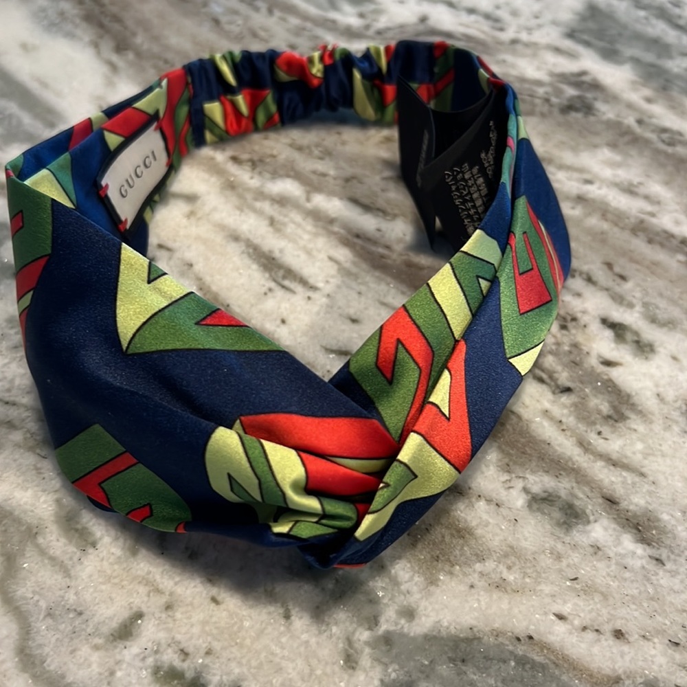 Aithentic. Gucci Headband. I purchased this at Saks. Wore twice. Like new.